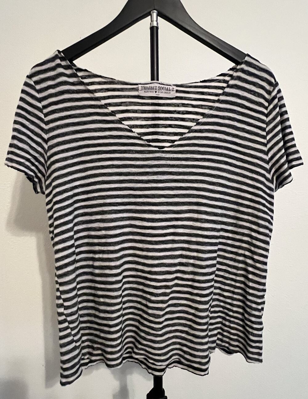 Project Social T Women’s Cropped V-neck Horizontal Striped Tee Grunge Size Small